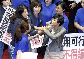 台海迟迟没动手，真是因为打不了？一位国民党出身的台军退役上将，曾一句话戳破了岛内