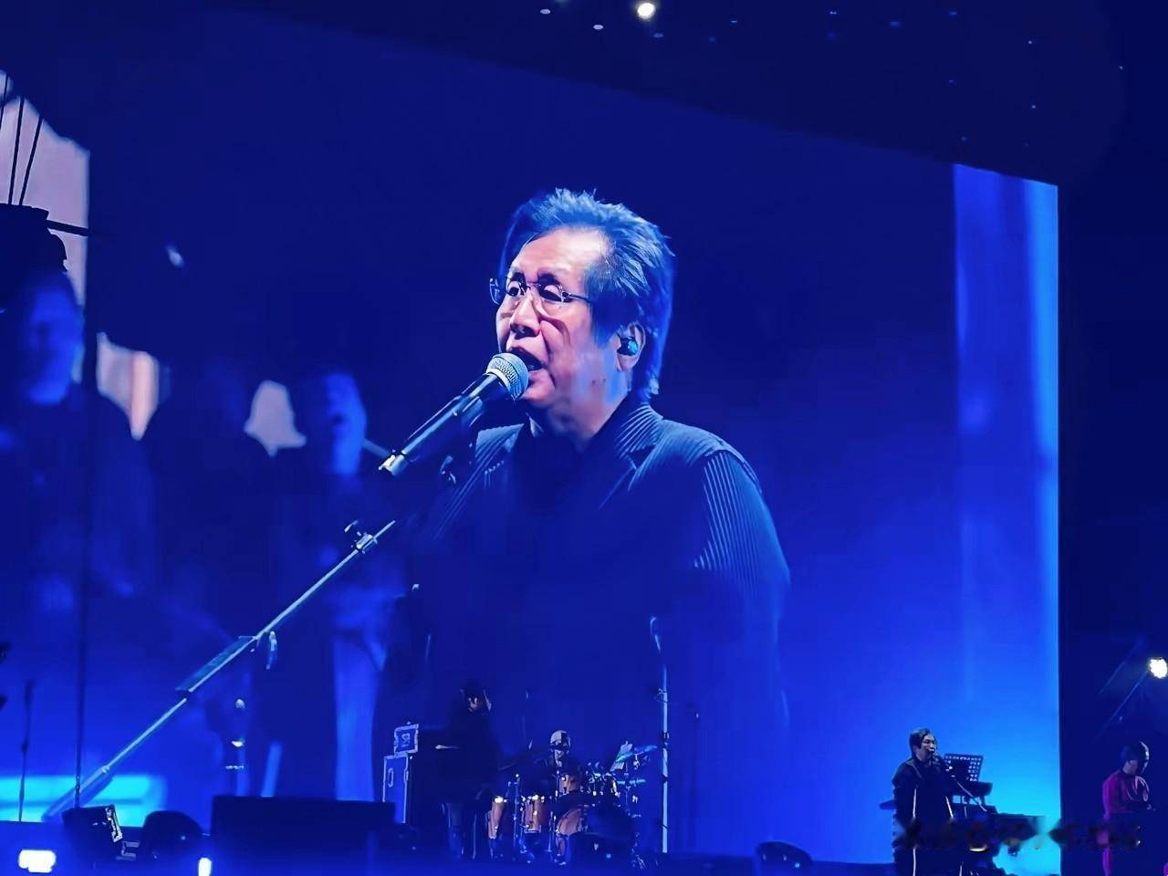 郑智化这事儿，真是堂生动的商业课。成都武汉的演出说没就没，比翻脸还快。别