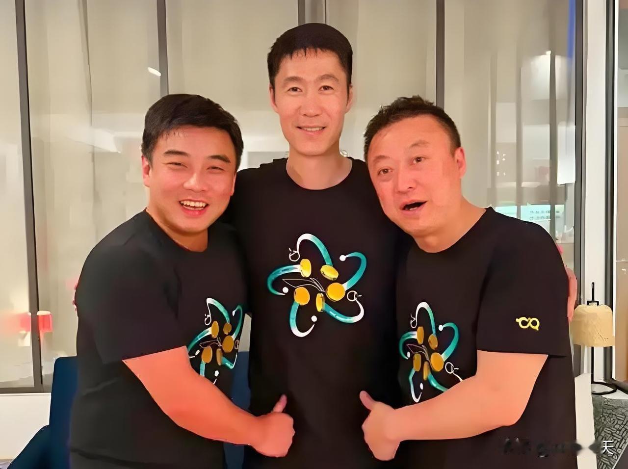 是他？是他？还是他？竞聘通知昨天下来了。已经有三人报名总教练、副总教练。马琳王