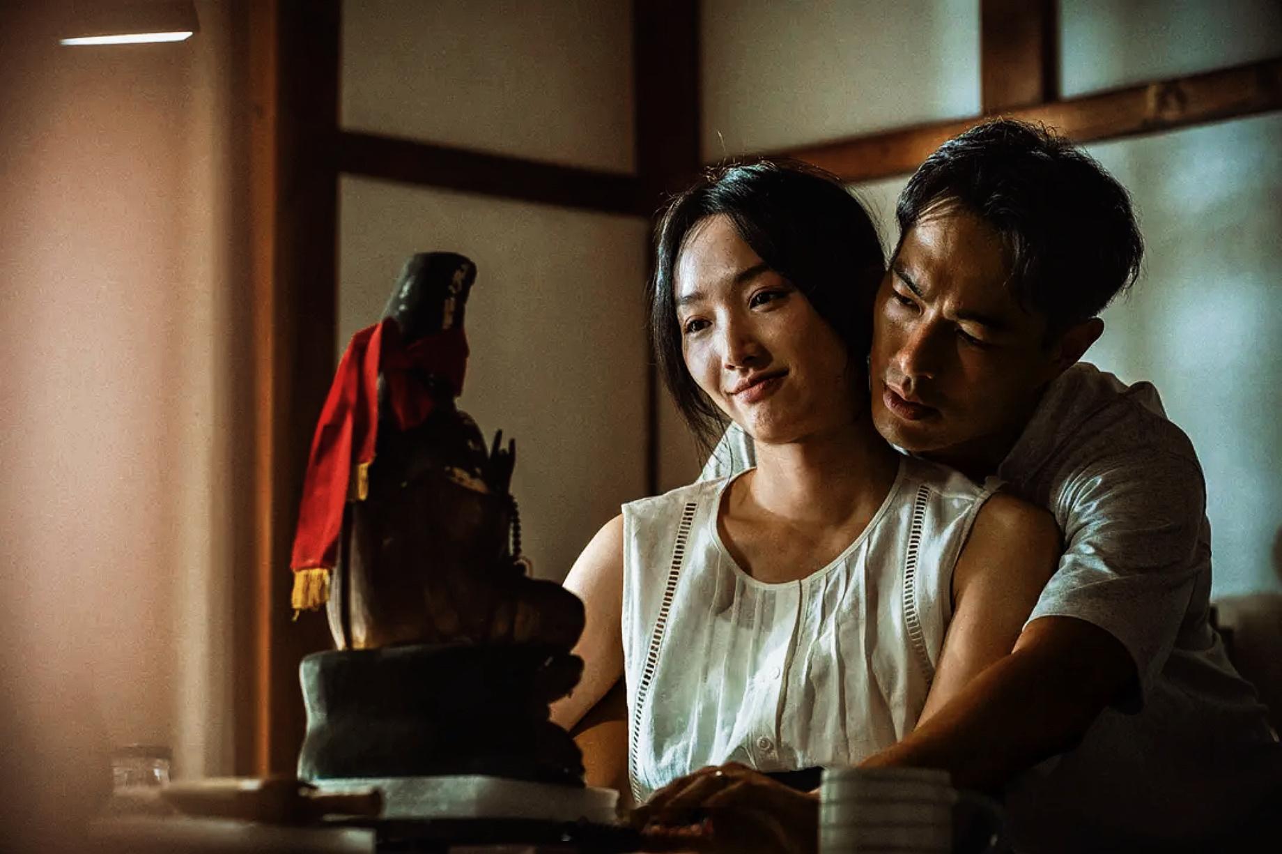 泥娃娃(2025)我的评分：我在微博聊电影女性怀孕，不就是，被“附体”吗？