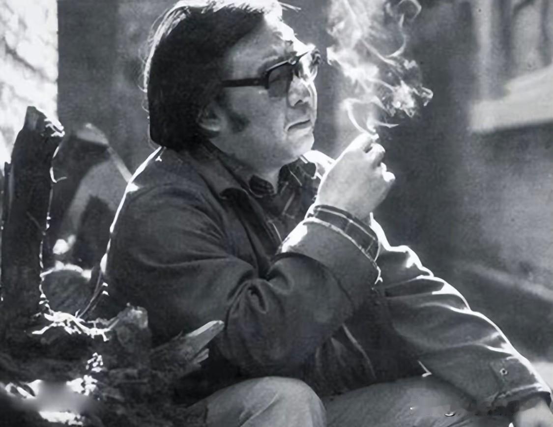 路遥曾说：“你在人群中看到每一个耀眼的人，都是踩着刀尖过来的，你如履平地般的舒服