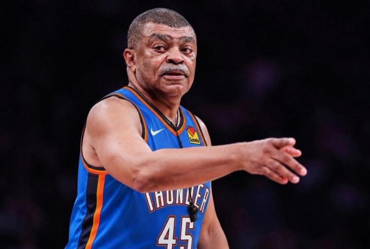 NBA的裁判再这么肆无忌惮的吹下去，狗都不愿意看了！NBA西决天王山之战，球迷