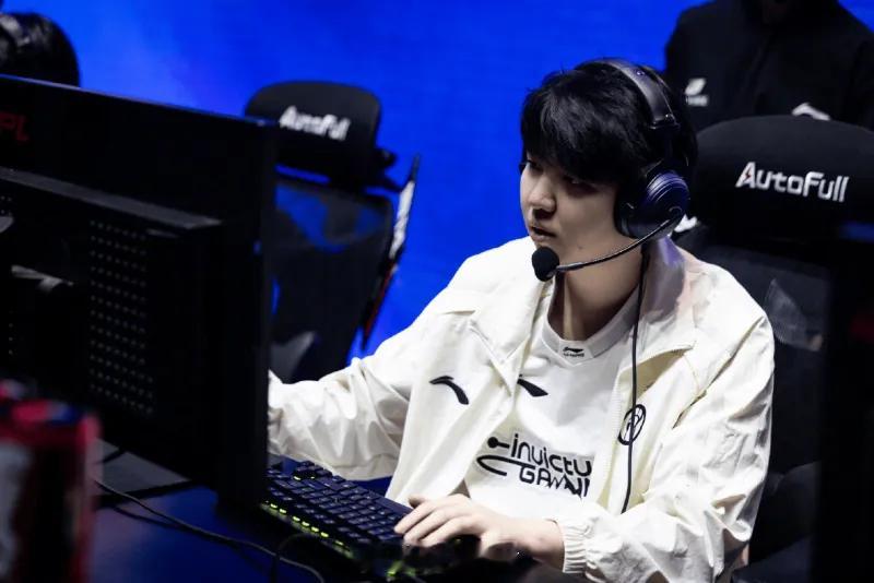 iG双杀TES是不是小看IG了？TES这个对线都扛不住啊，低估实力了！恭喜IG