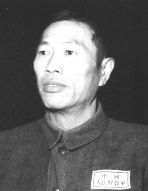 志愿军政治部主任杜平对邓华说，他主持了五次战役的政治工作，已经感到力不从心了，现