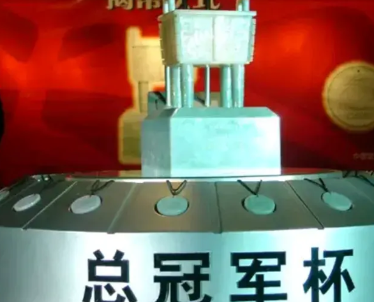 广厦的这次输球，给CBA公司带来许多麻烦事，人家冠军宝鼎都已经运到浙江广厦主场，
