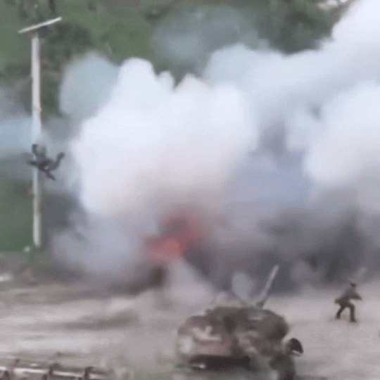 我们在电影里看到，凡是踩中地雷的情节，一般都还能沉着自救一下，但在现实中，这种事