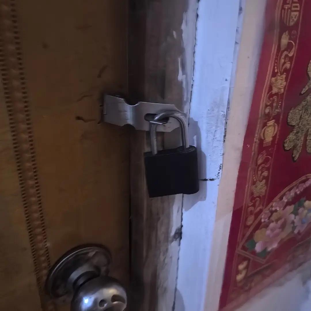 难！东莞女租客缓交719元房租，家门却被上锁，聊天记录不近人情东莞这件租房小