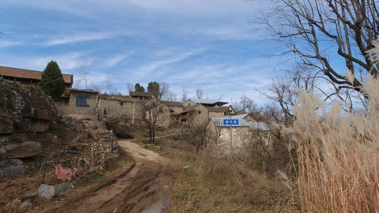 故乡的乡村是藏在岁月里最温柔的旧梦，无论走多远，始终萦绕在心底。记忆里的村庄，没