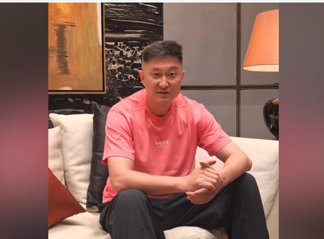 杜锋见财化水！知名篮球媒体人付政浩透露，郭士强不会因为成绩不佳而下课，原因是