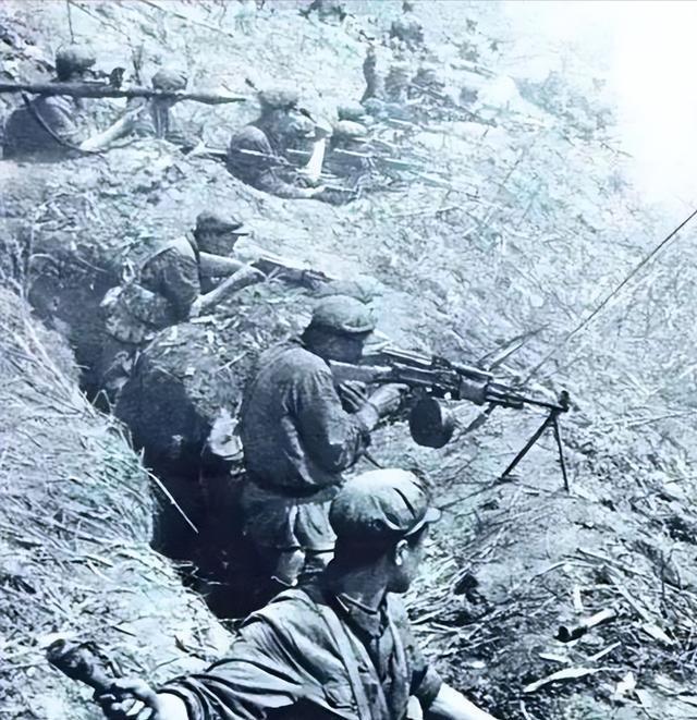 42军一个营追击，缴获大批辎重营追击，缴获大批辎重，营长下令：能装的全给我装上