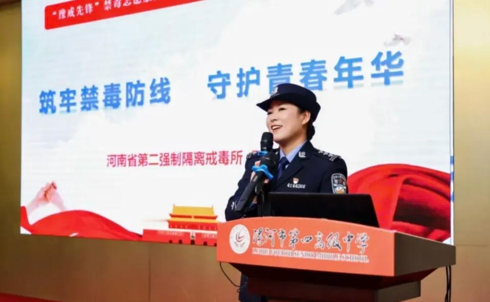 1月4号晚上，河南省司法厅厅长专程跑了一趟漯河，就为了看一个女民警。女民警叫