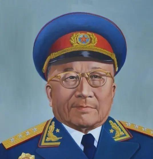 1949年，解放战争接近尾声，中央决定派人接管广西，当时华中局提出让年轻的上将萧