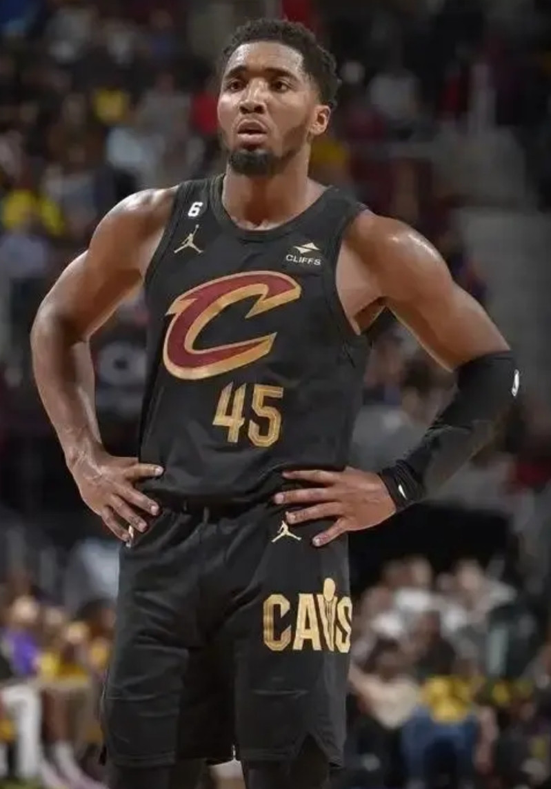 骑士就是下一个超市，必然要大换血了！上赛季骑士高歌猛进，常规赛取得了东部第一