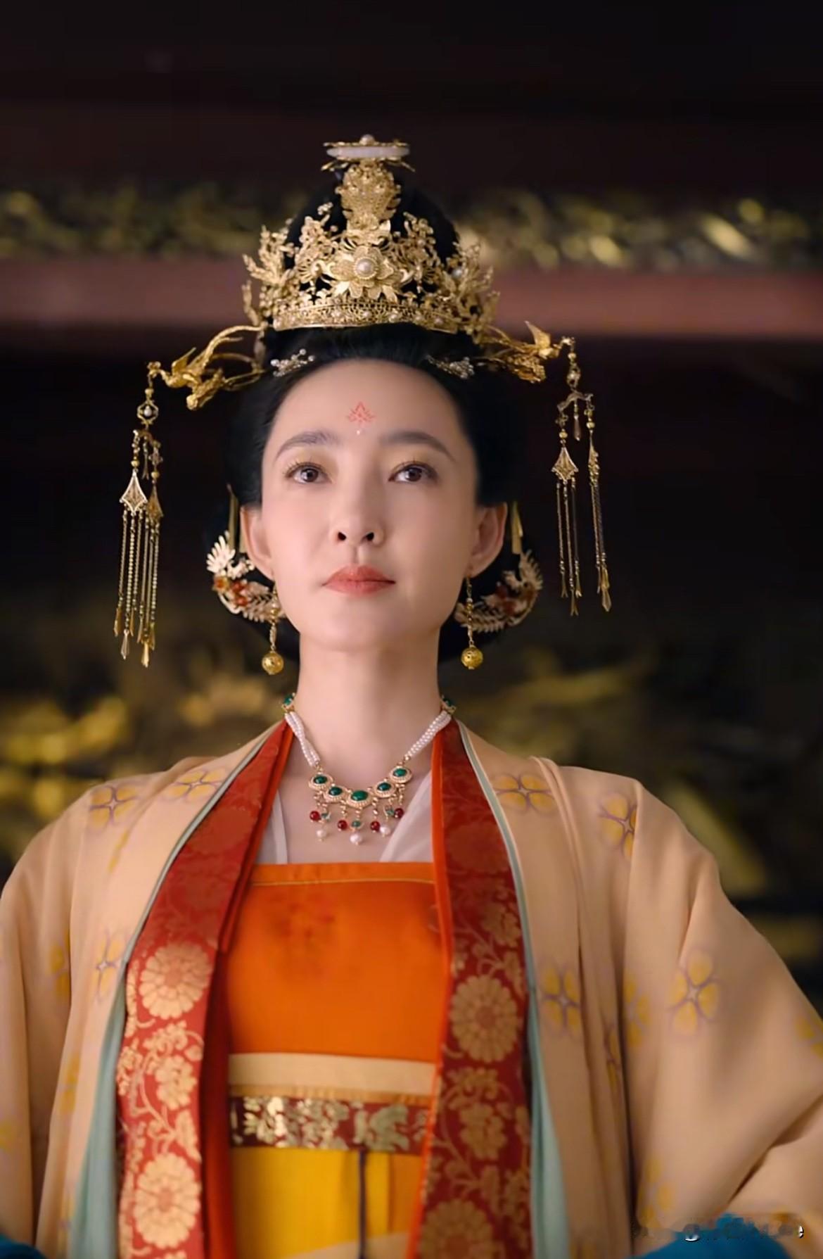 7月30日，王丽坤主演短剧《若熙传》越来越多长剧演员拍摄短剧，对于爱看短剧的观