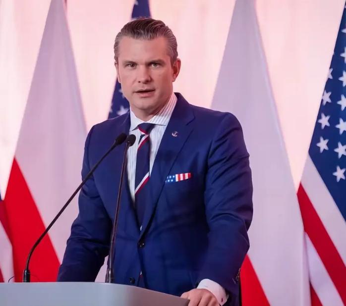 最近美国国防部长赫格塞思的一番公开表态，在美国国内引发了不小的舆论震动，他在公开