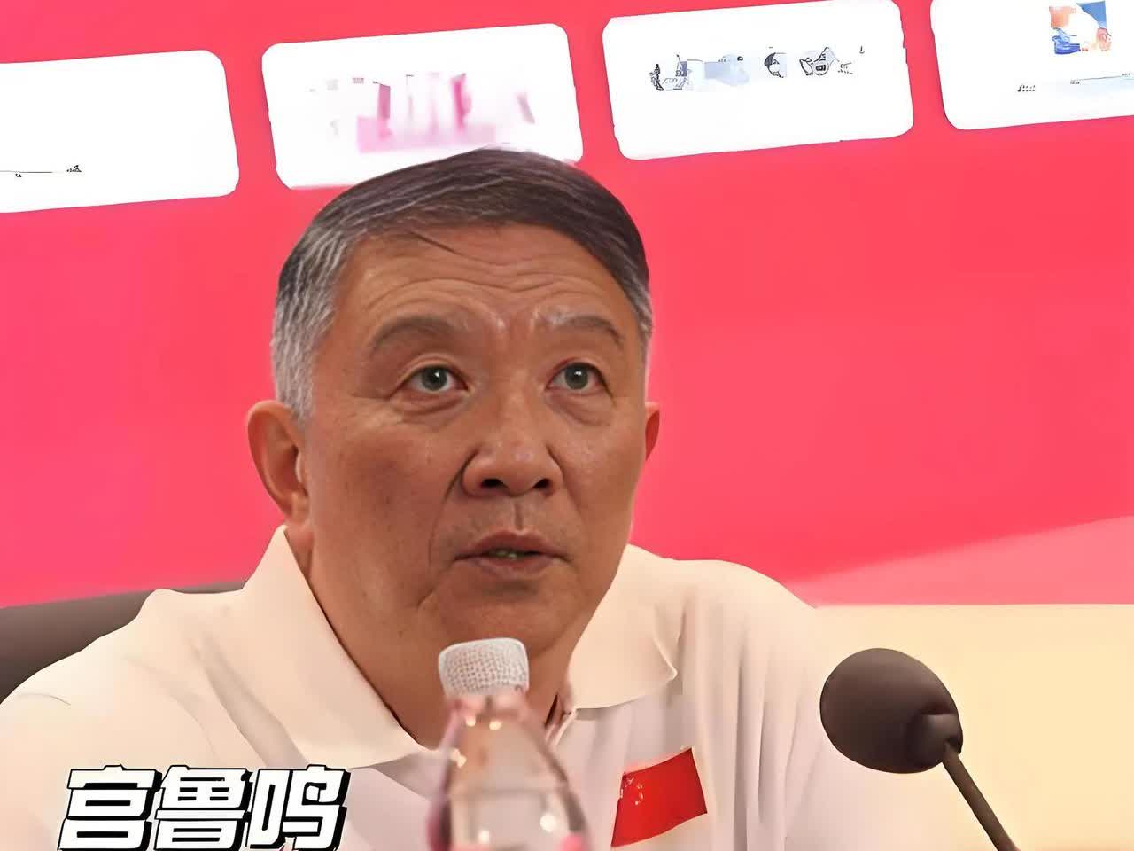 中国女篮的三任主教练，谁能够稳坐首席？宫鲁鸣排第几？1.宫鲁鸣，临危受命