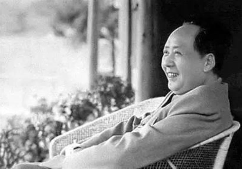 1961年，侯波调离中南海，临走前毛主席红了眼睛：人都是有感情的“1961年春