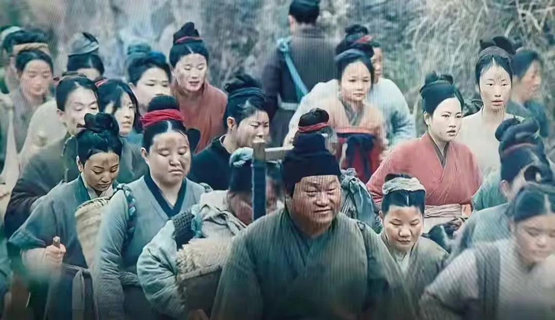 五代十国的在唐末，灾民都来自东土大唐末，就是有田有地有户籍文碟的百姓，就是有姓氏