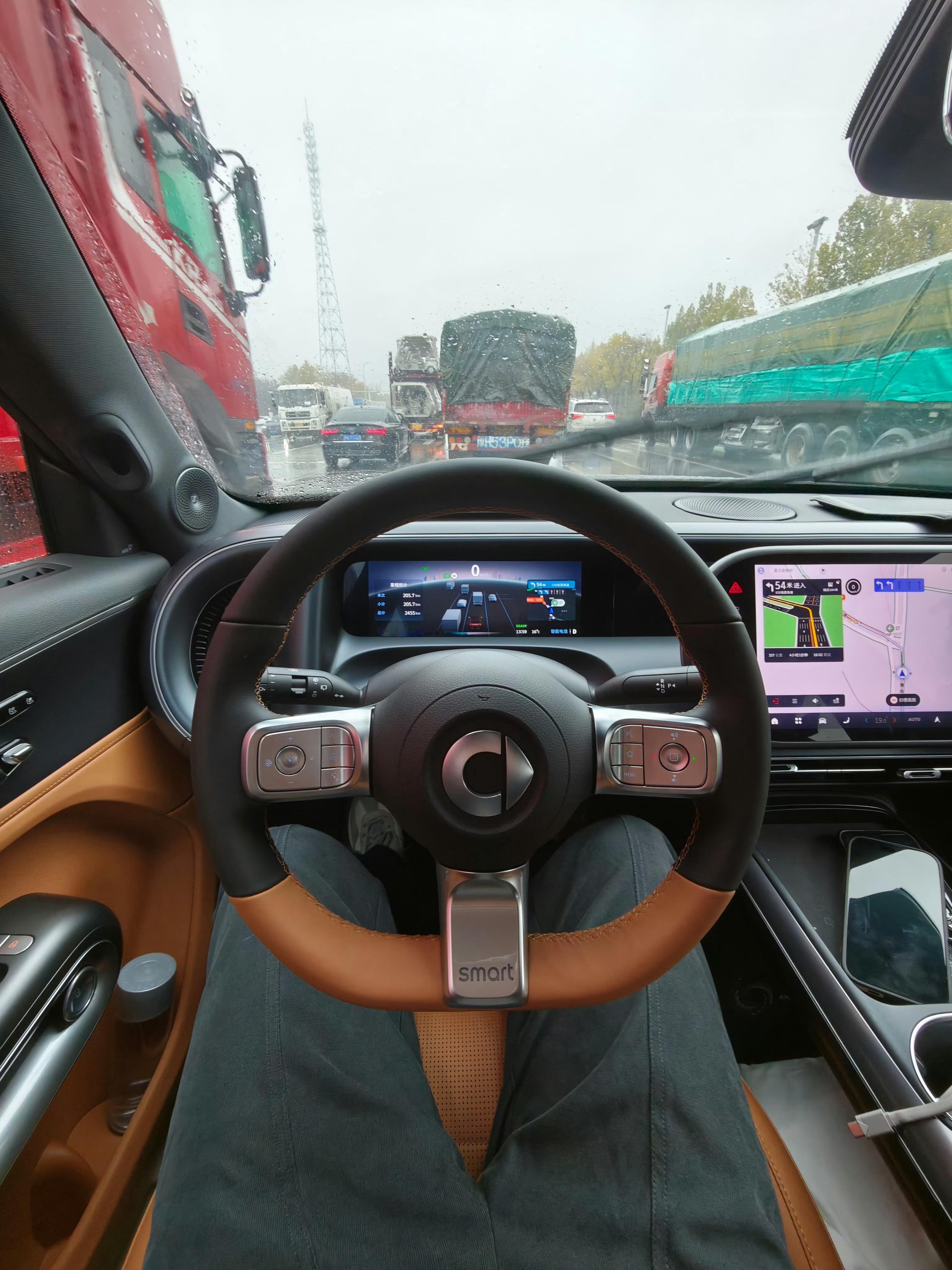 近期试过的两台20万左右的中型SUV，smart精灵五号和尚界H5一台是吉利+奔