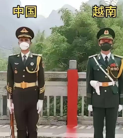 越南人，可以对炸死他们400万同胞、用8000万升橙剂毒害三代人的美国笑脸相迎；
