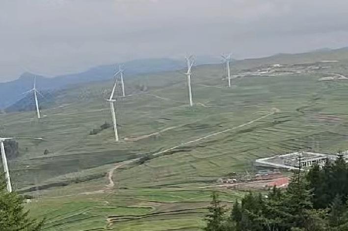 纵然隔着，万水千山，可思念，却从来没有停止过。经历过的人才懂，没有经历过的人