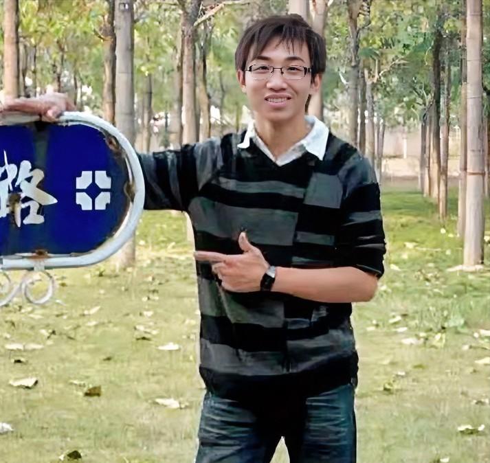 果然是财气养人啊！王宁自从发财后，这比整容都管用啊以前的王宁，蓬头垢面，不修