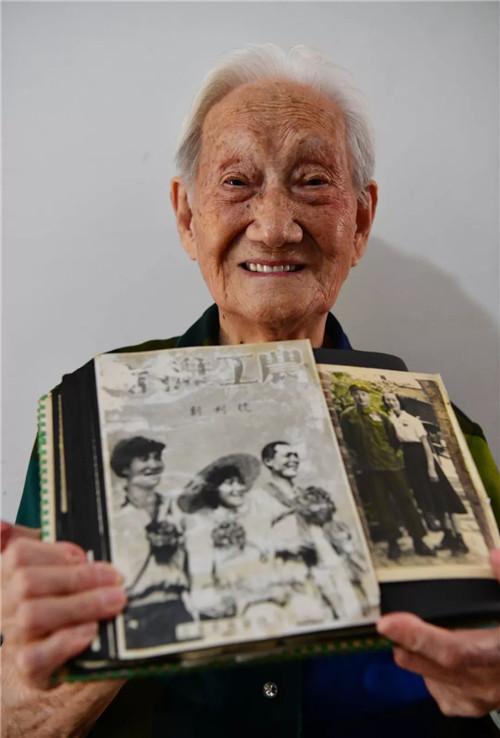 1949年苏联成功引爆原子弹后，美国中央情报局经调查证实，一名顶尖科学家向苏联移