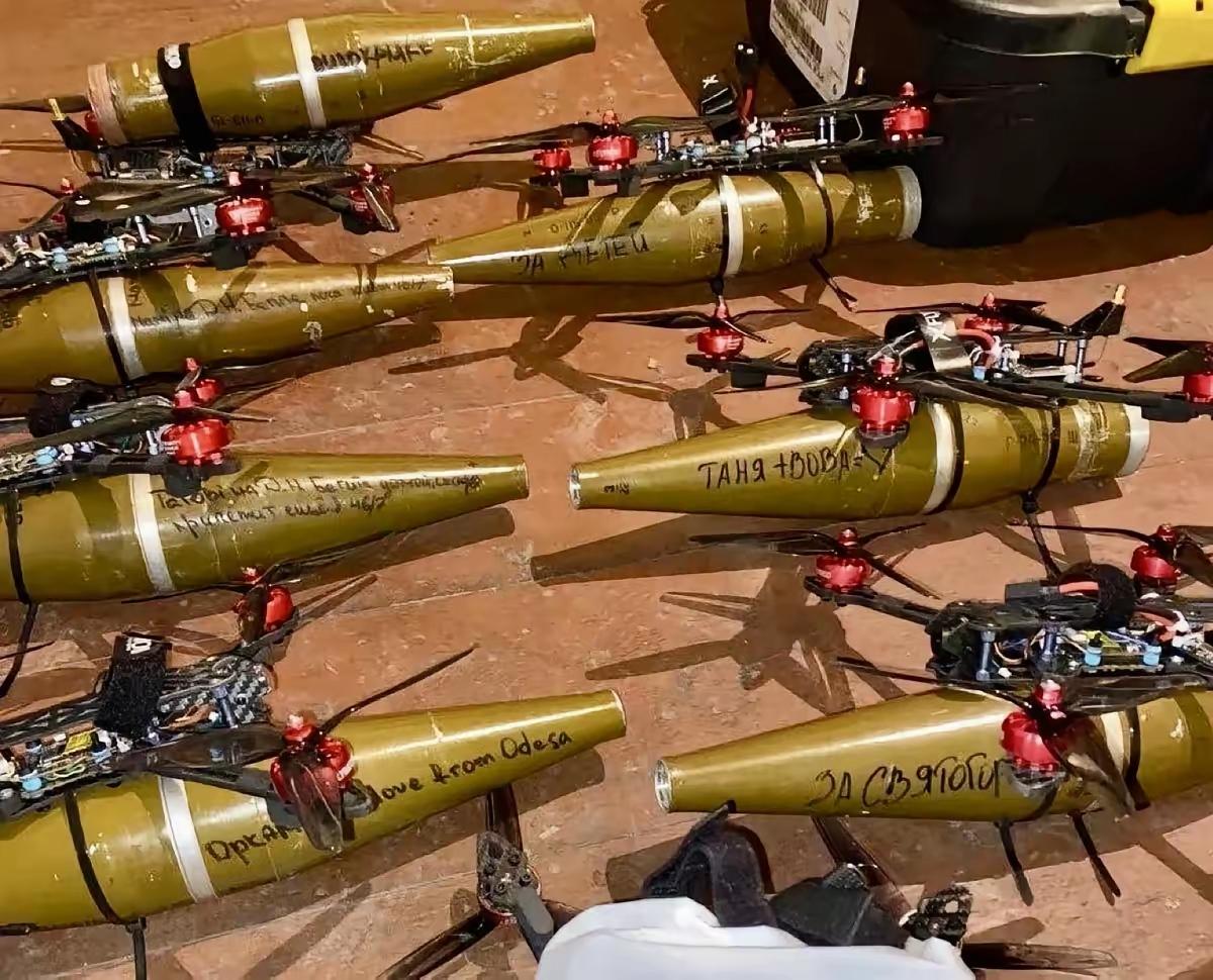 ​乌军变得越来越精明了，越来越会战争了。再屡次与俄罗斯的战争中损失非常地惨重。由