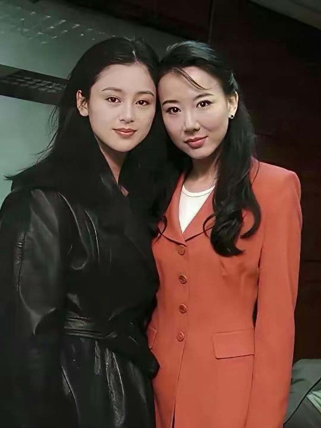 1995年陈红和萧蔷合影，内地第一美女vs台湾第一美女！