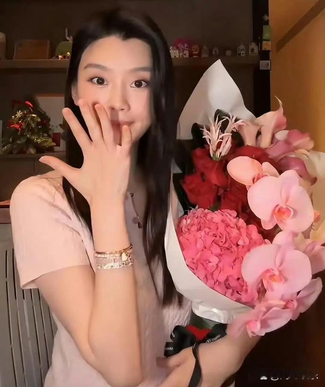 奚梦瑶素颜长这样？这也太真实了吧，不愧是国际超模脸，底子真的很好