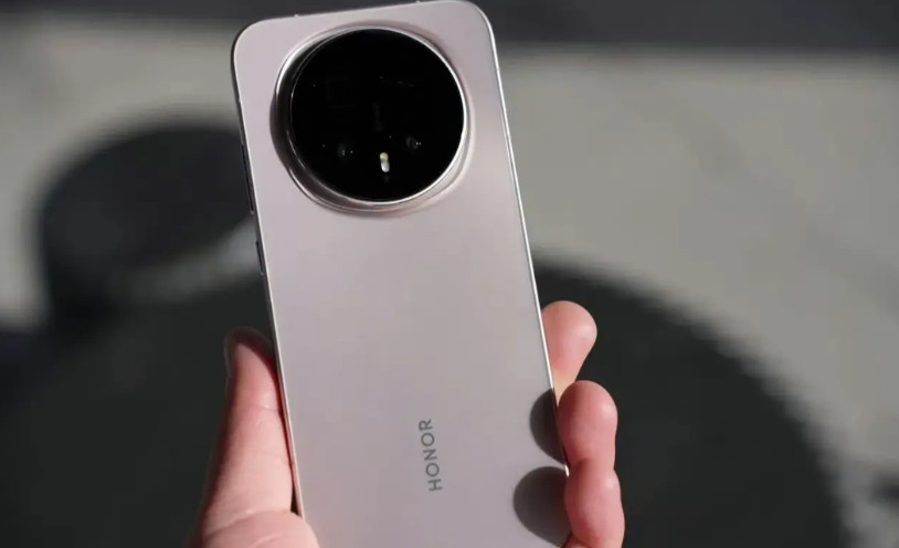 听我的，不要买6.3英寸以下的小屏手机。我自己就是一个小屏手机重度爱好者，从最