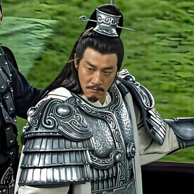 何润东再次证明了一件事，多读书是有用的，当别人都吐槽他不骑马的时候，何润东直