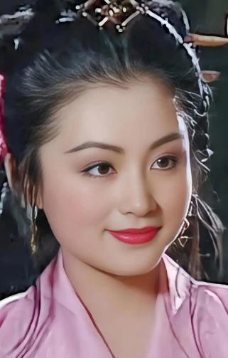 董卓被诛杀后，王允和吕布把持朝政，貂蝉对王允悄声说：“你杀错了奸贼，真正的祸首，