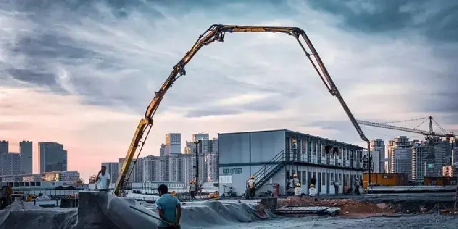 工地现场大变样啦！以前又脏又累又危险的活儿，现在正被高科技彻底改写。国家住建部最