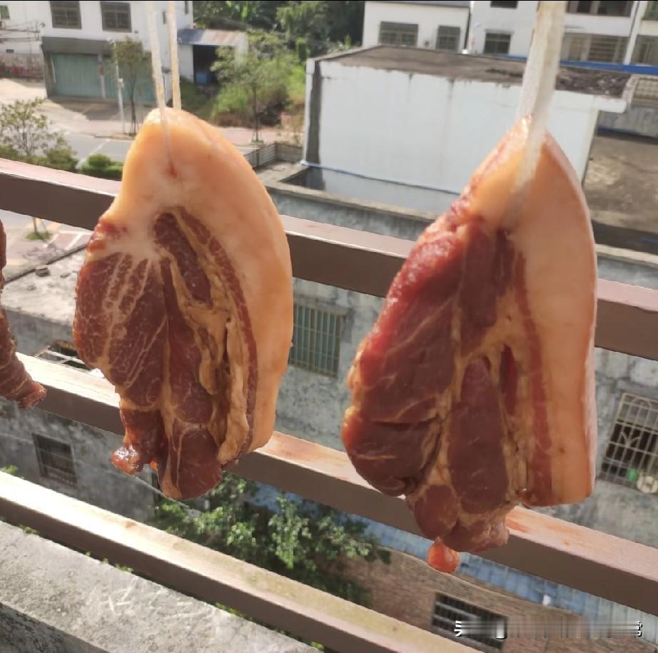 秋风一起，广东人就开始晒肉！广东人的秋日仪式感来了！秋风刚起，阳台就挂满了