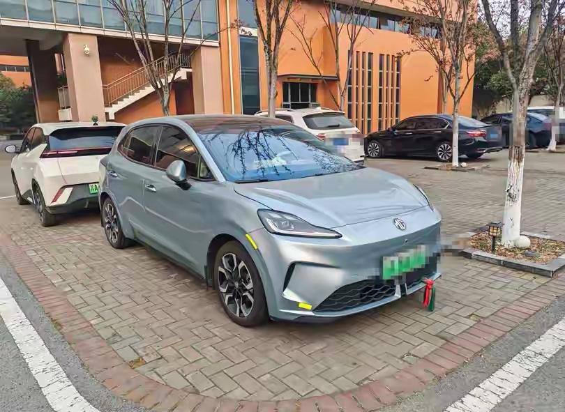 兄弟们，看看这个数据吧——MG4三月干了14000辆，连续六个月稳态破万。这不是