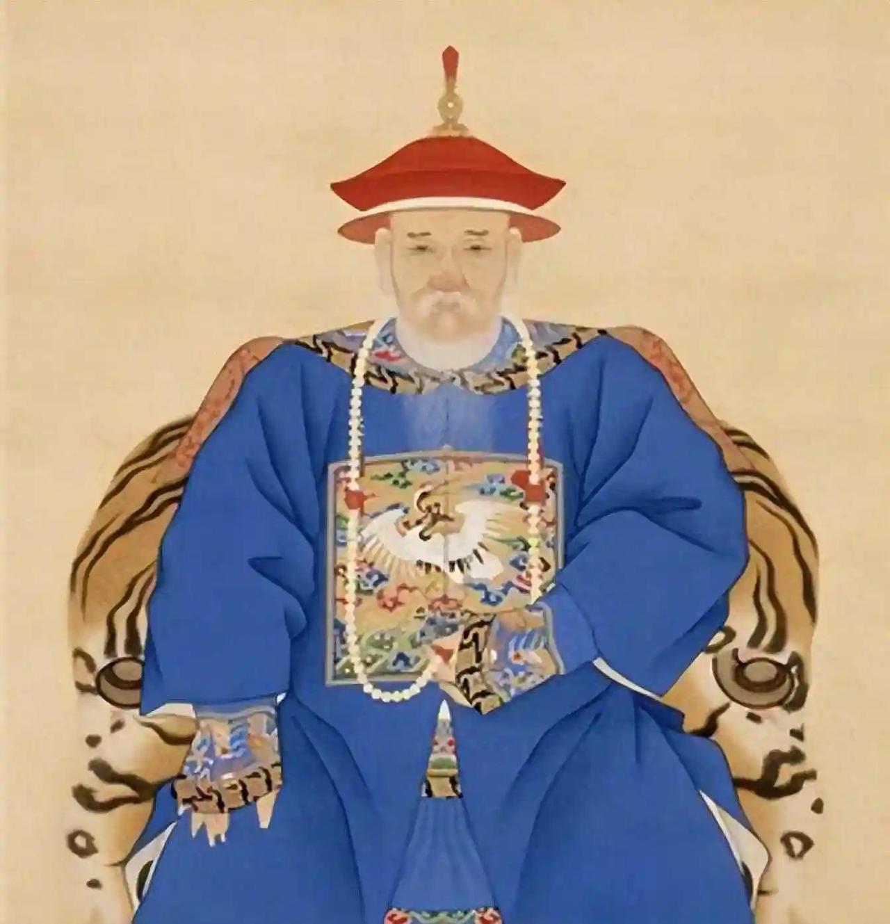 说到大清廉吏，于成龙绝对是天花板级别的存在。44岁才踏入官场，相当于现在中年