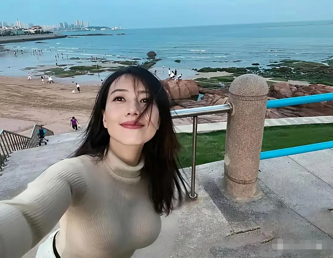 女神不愧是女神，又瘦又有肉，她是怎么做到的。