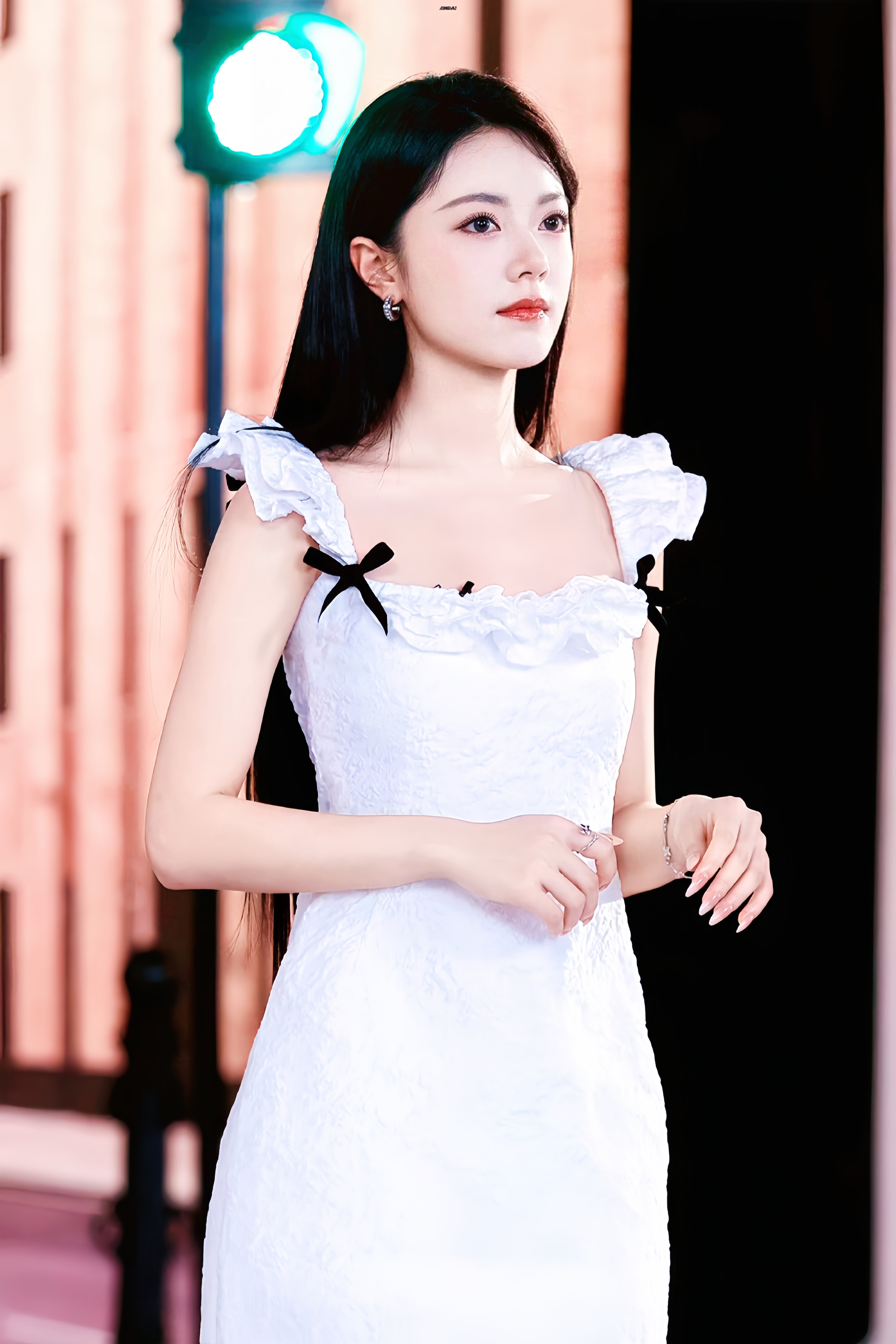 小天鹅🦢charleskeith品牌代言人赵今麦｜赵今麦