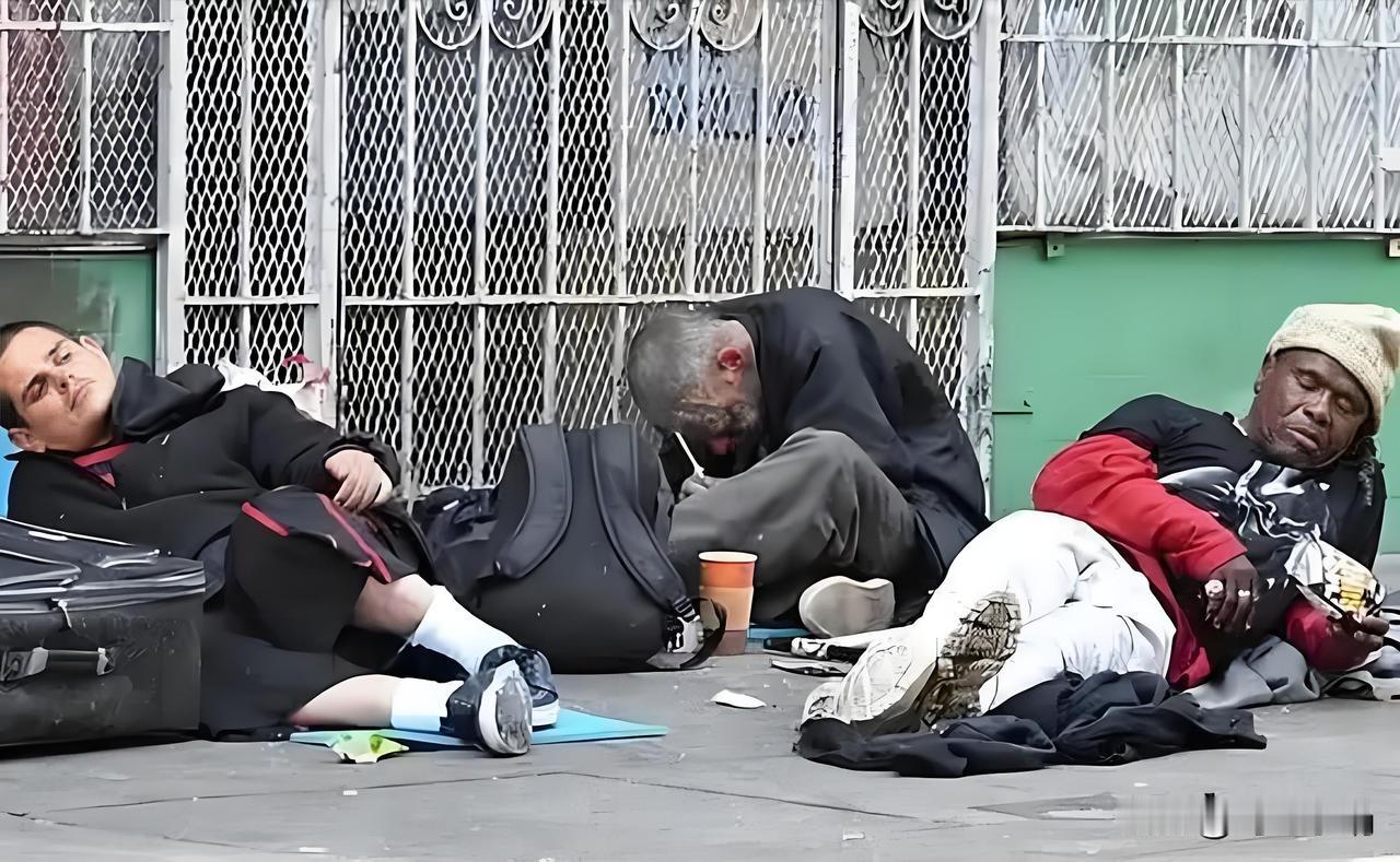 美国的流浪汉吸毒，并非为了寻求快感，而是为了保命。为何这样说呢？因为美国黑市有