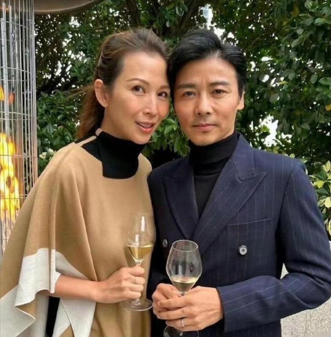 当年刘銮雄当着张晋的面直言：“你老婆陪了我6年。”全场瞬间安静，所有人都等着张晋