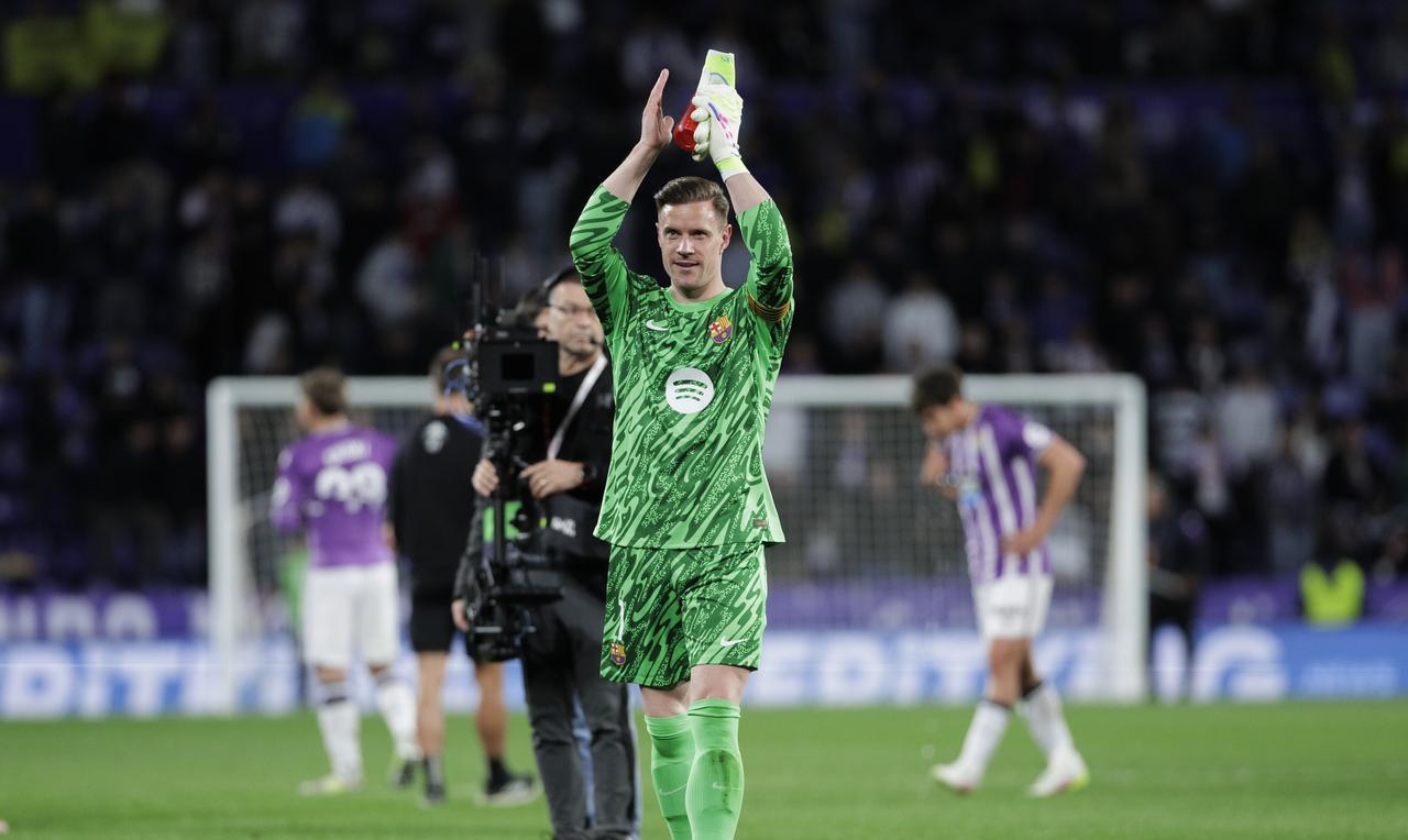 巴萨门将特尔施特根训练中受伤，将返回巴塞罗那接受检查。特队刚来的时候也是大腿级别