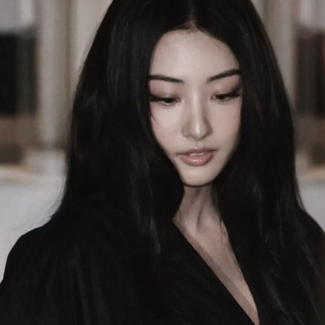 Gawon｜这次真的是审美积累了垂眸上挑的眼线和下垂的睫毛….