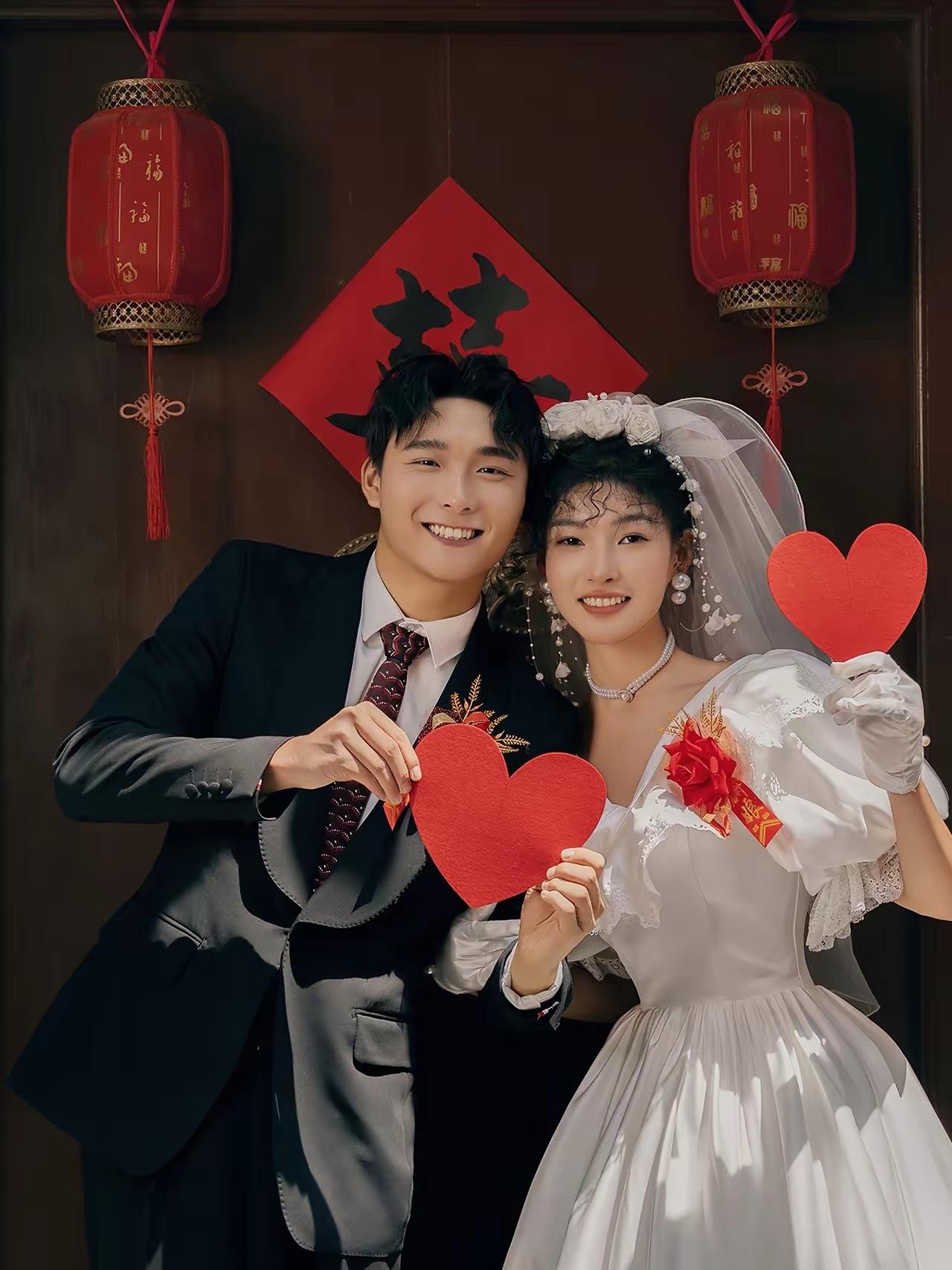 谁懂啊家人们！上周去参加同事孩子的婚宴，直接被这对小夫妻的操作给惊到了！本来