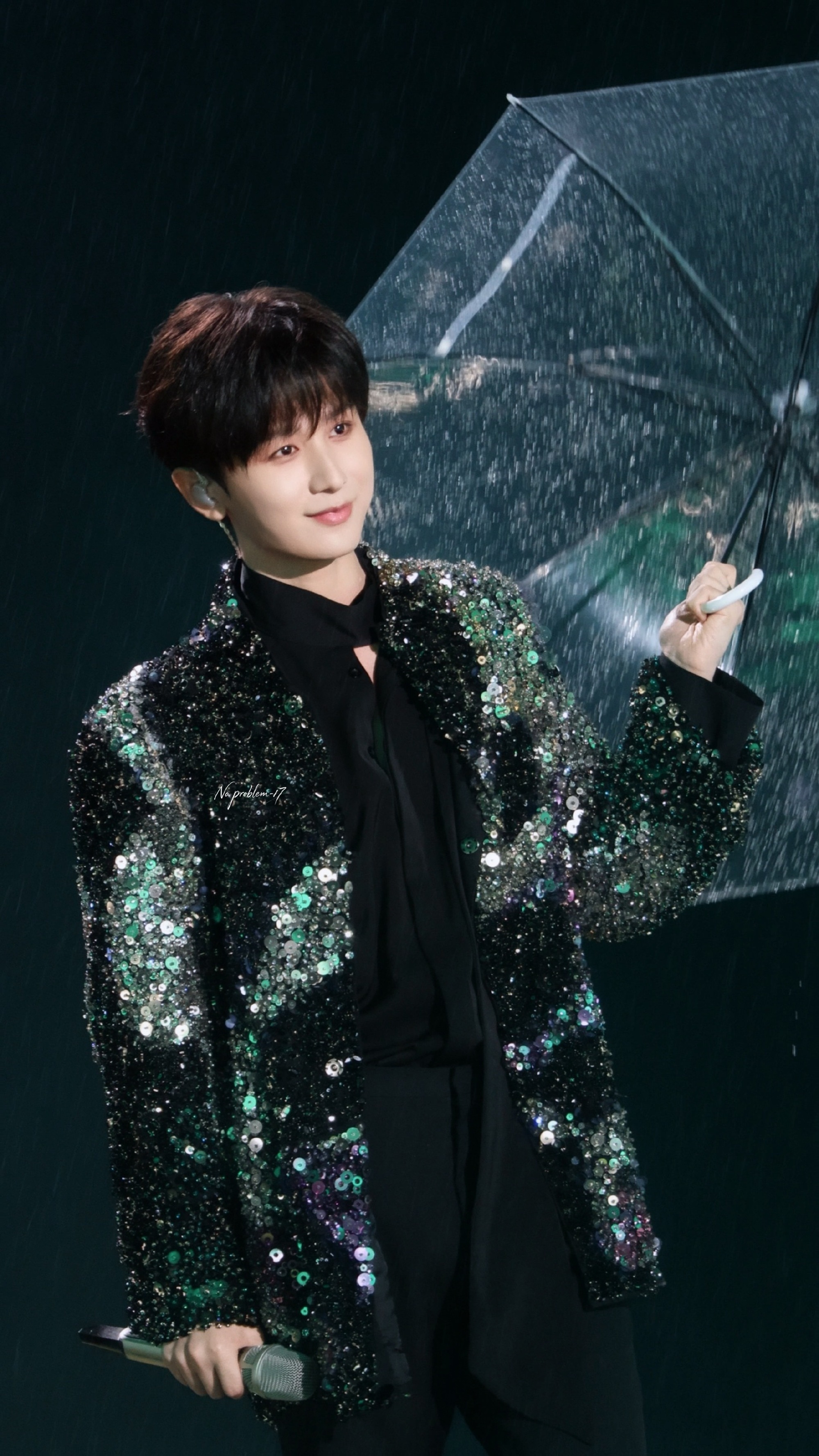 成毅演唱会cy成毅雨中唱小情歌🈲快转，发现一律❌黑傅诗淇（成毅