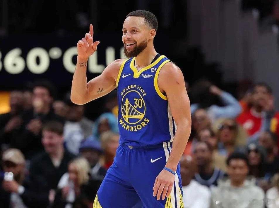 库里作为联盟历史三分王，库里本赛季虽受膝伤影响缺席多场比赛，仅出战41场，但外线