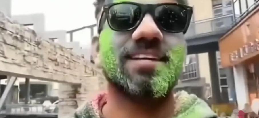 终于出手了！南京某印度餐厅组织约20名外籍人员在店外人行道上举行洒红节活动，未向