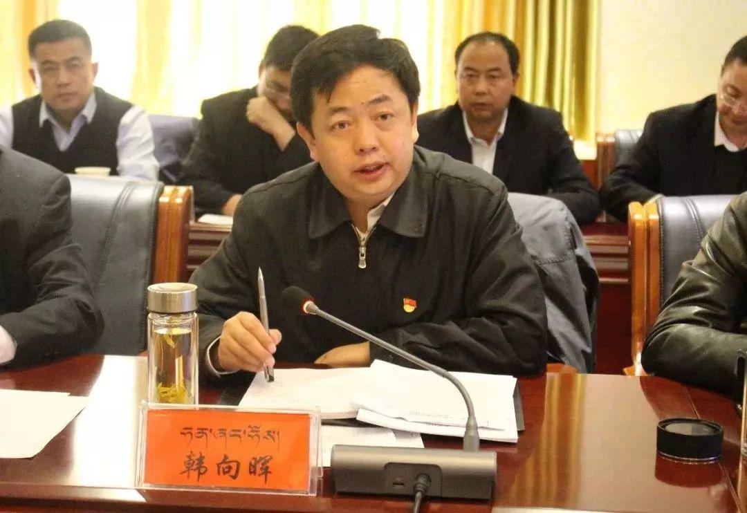落马官员受贿细节曝光: 接行贿者车钥匙开回家, 内有装198万现金拉杆箱 买皮筋打散钞票顺序再捆扎