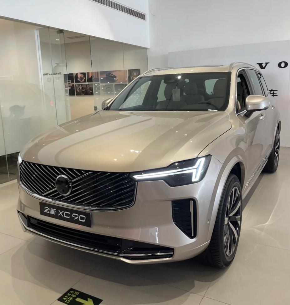 老车主换新XC90：安全舒心，这份升级很值！作为一枚二胎奶爸，家里的老XC6