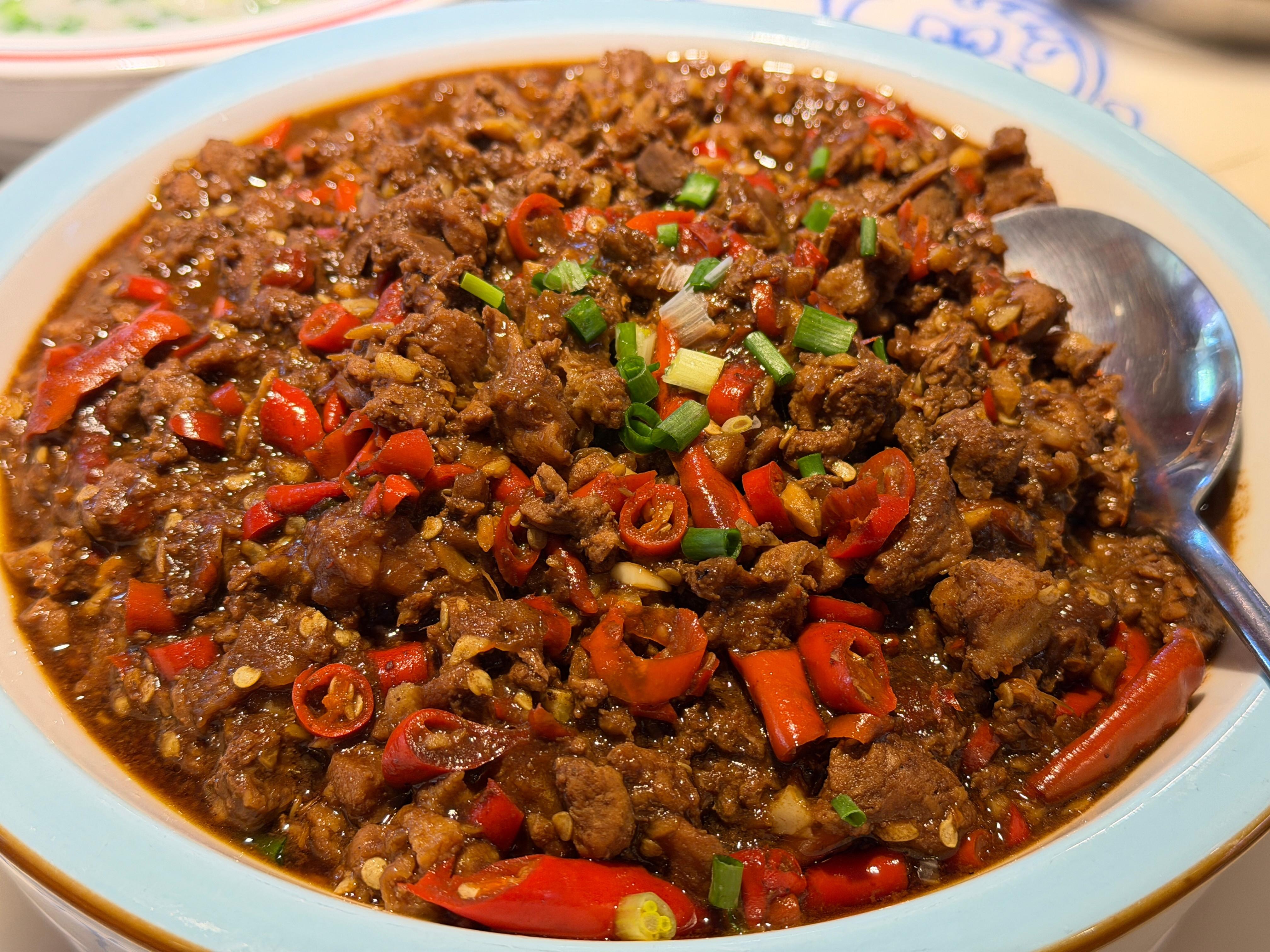 汉堡食记嘴馋又去吃了江西菜这次厨师估计辣椒放多了，给我辣的又是鼻涕又是满头大汗